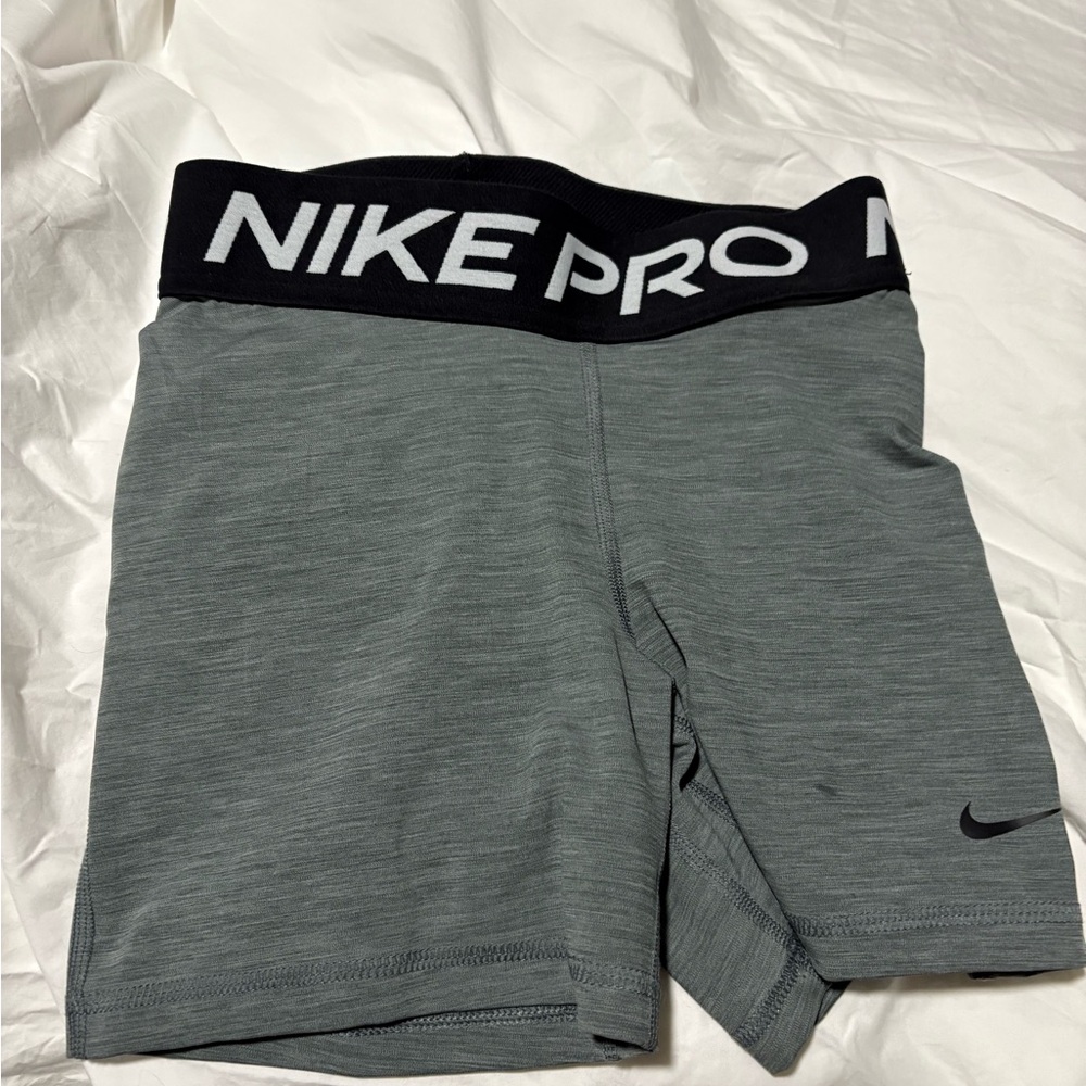 Nike Women's Pro 365 5” Shorts